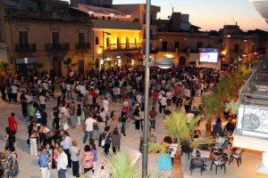 Terrasini, Maxischermo Italia – Germania in piazza Duomo