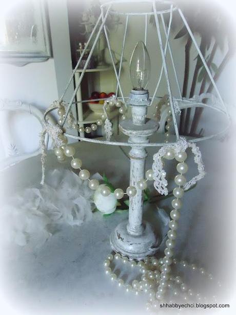 Come creare una lampada da tavolo romanticamente shabby