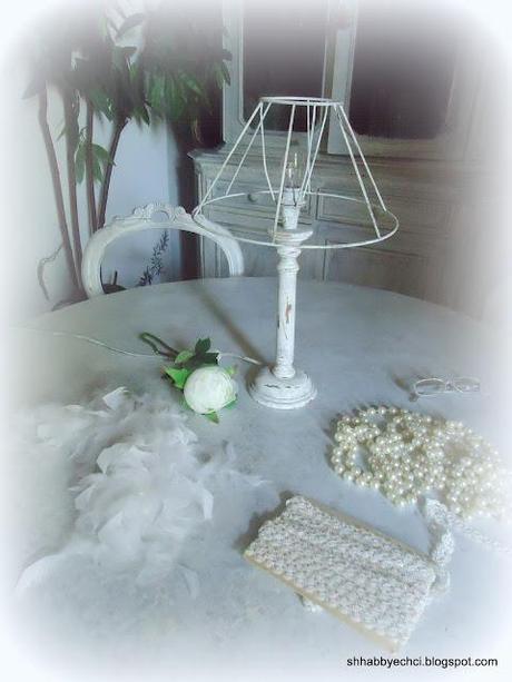 Come creare una lampada da tavolo romanticamente shabby