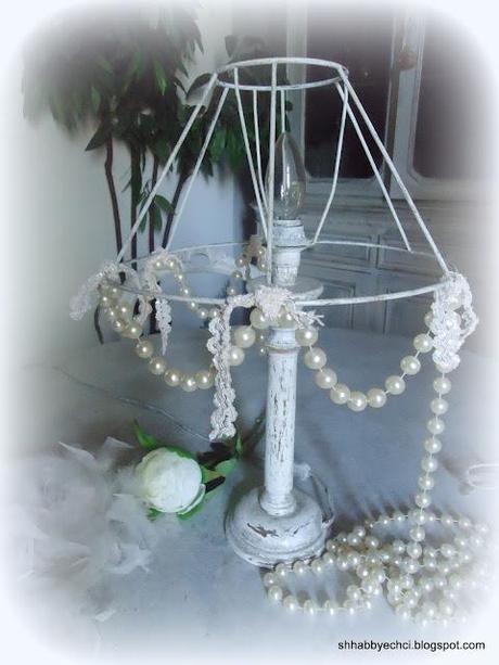 Come creare una lampada da tavolo romanticamente shabby