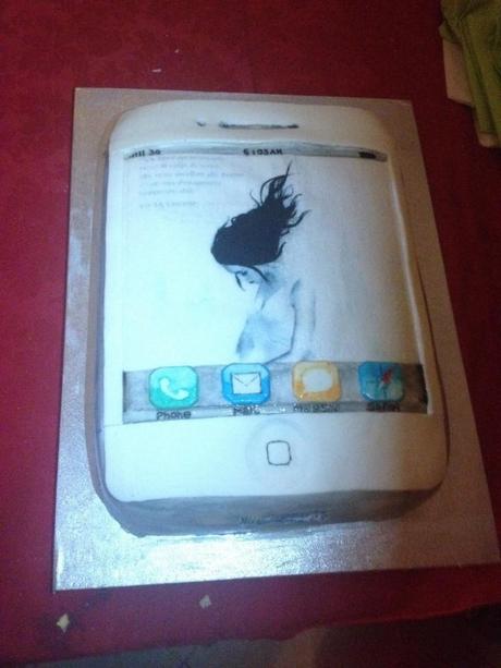 Muses iPhone Cake