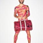 Marc Jacobs protagonista della campagna pubblicitaria per la linea Gaffiti Neon di LV