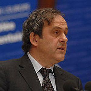 Ecco l’idea di Platini: “Euro2020?”Sarebbe un modo per celebrare il 60/o anniversario degli Europei – ha aggiunto Platini – giocare in 12, 13 città in tutta Europa. È un’idea che …”