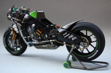 Kawasaki ZX-RR R.De Puniet 2006 (Tamiya) by Gennaro Zappa