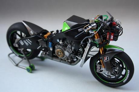 Kawasaki ZX-RR R.De Puniet 2006 (Tamiya) by Gennaro Zappa