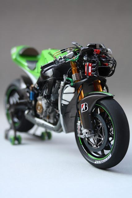 Kawasaki ZX-RR R.De Puniet 2006 (Tamiya) by Gennaro Zappa