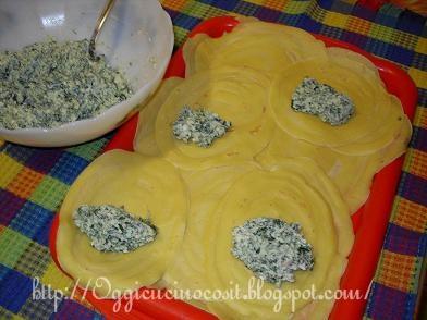 Cannelloni di crespelle con ricotta e spinaci al sugo di salsiccia