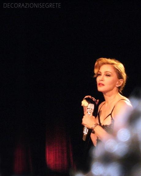 MADONNA SI COMMUOVE E PIANGE DURANTE IL CONCERTO DI BERLINO