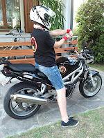 Mantenersi in forma con la moto e per la moto. Una guida di Maybe al motostretching