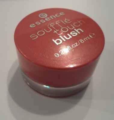 Review&Swatches; ESSENCE SOUFFLE' TOUCH BLUSH nelle colorazioni 020 e 030