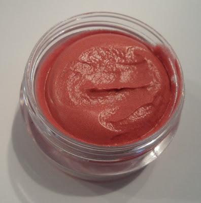 Review&Swatches; ESSENCE SOUFFLE' TOUCH BLUSH nelle colorazioni 020 e 030