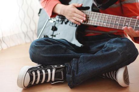 Look bambino: baby rocker in Converse!