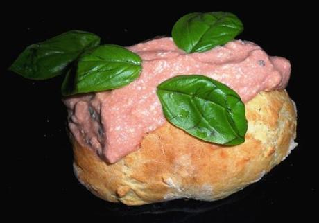 maritozzo-con-ricotta-e-passata-rustica