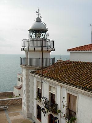 Français : Peñiscola - phare. Español: Peñisco...