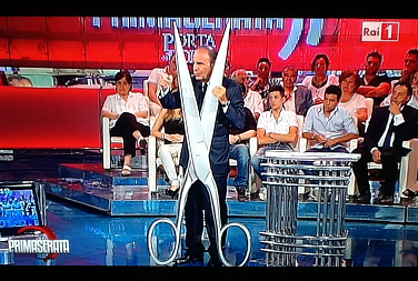 Bruno Vespa e le forbici. Tutto vero