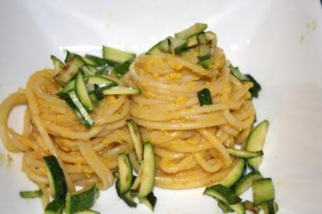 Carbonara estiva con le zucchine