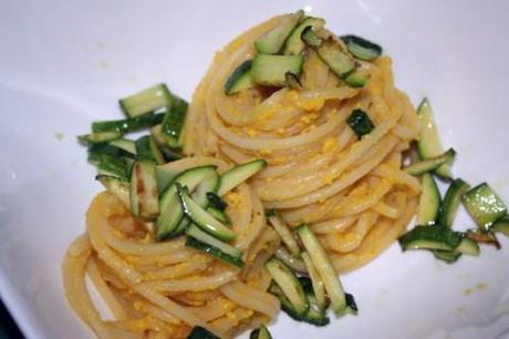 Carbonara estiva con le zucchine