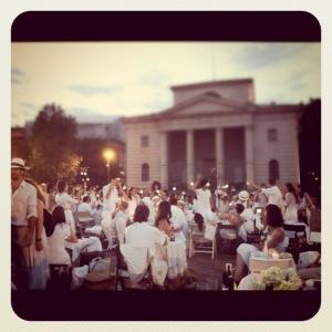 Diner en Blanc