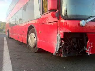 The Cult - Incidente stradale con il tourbus (foto)