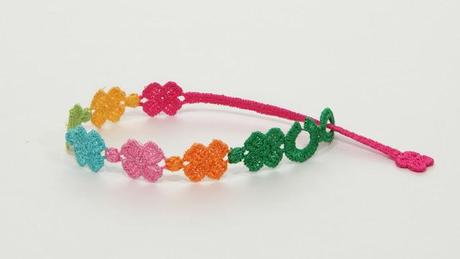 The summer accessories:macramé bracelets