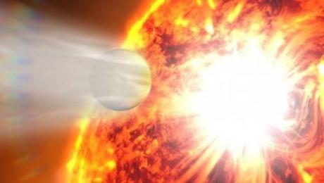L’atmosfera di un esopianeta sperimenta variazioni drammatiche