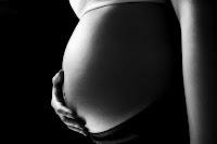 AVVERTENZA  -  durante la gravidanza, rischi potenziale  per l'uso di telefoni cellulari