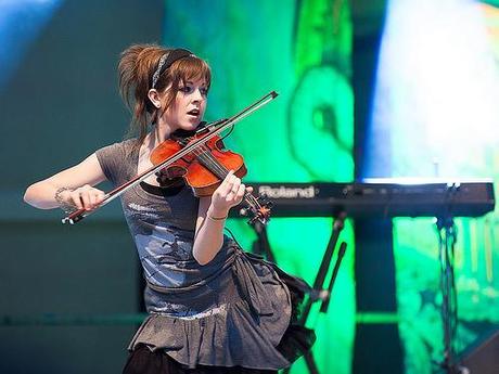 Lindsey Stirling at Celtica 2012 - 03