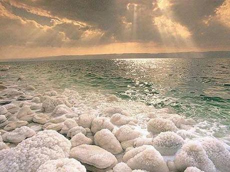 Le proprietà dei minerali del Mar Morto in un deodorante! Dove Natural Touch