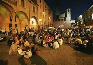 studenti dams in piazza verdi