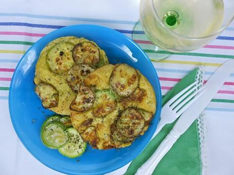 FRITTELLINE CON FARINA DI CECI, ZUCCHINE E CIPOLLA DI TROPEA ALLA MENTA