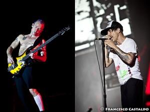 Flea e Anthony Kiedis - due con calzettone il 5 luglio a Milano