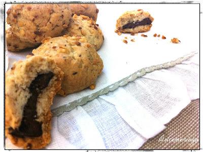 BISCOTTINI DI RISO CON RIPIENO DI CIOCCOLATO