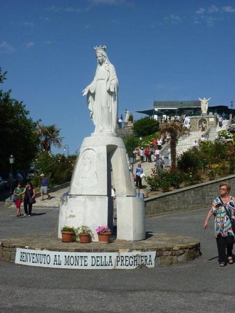 A Balestrino in migliaia a Montecroce