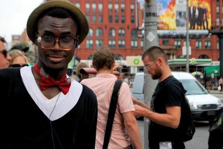 New York Street Style : Classy Feathers