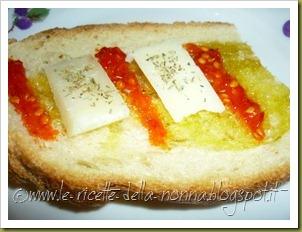 Bruschetta con pecorino sardo e salsa piccante (3)