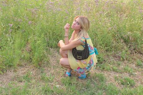 A coloured dress in Tuscany countryside !