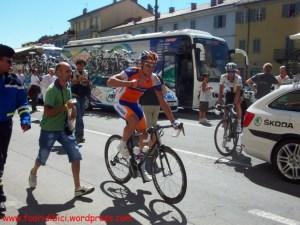 Tour de France: vince Luis Leon, chiodi in discesa…