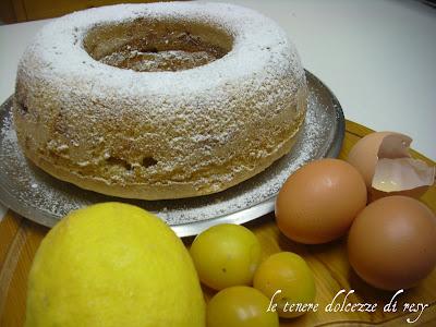 Ciambella alle susine e profumo di limone