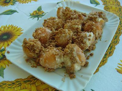 Albicocche farcite con chantilly e amaretti