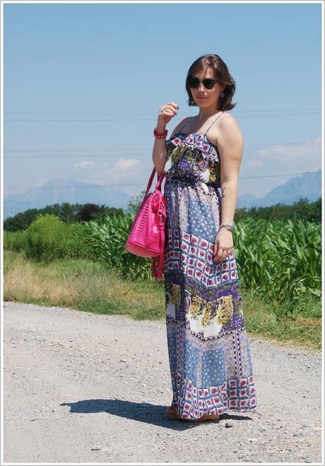 Look of the day: purple flowers and pink studs