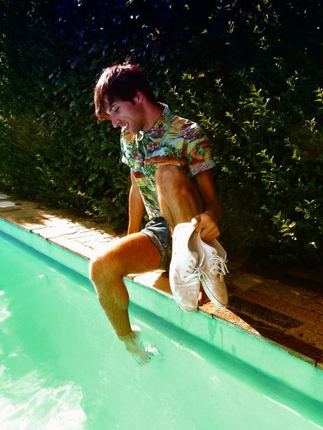 Mood: tropical or floral?