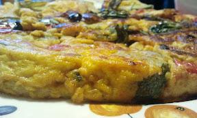 Frittata di zucchine, pomodorini, olive e basilico