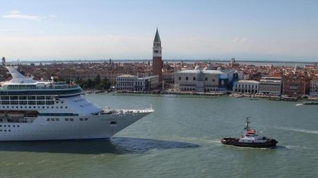 Un flashmob per sostenere la crocieristica a Venezia – Rassegna Stampa D.B.Cruise Magazine