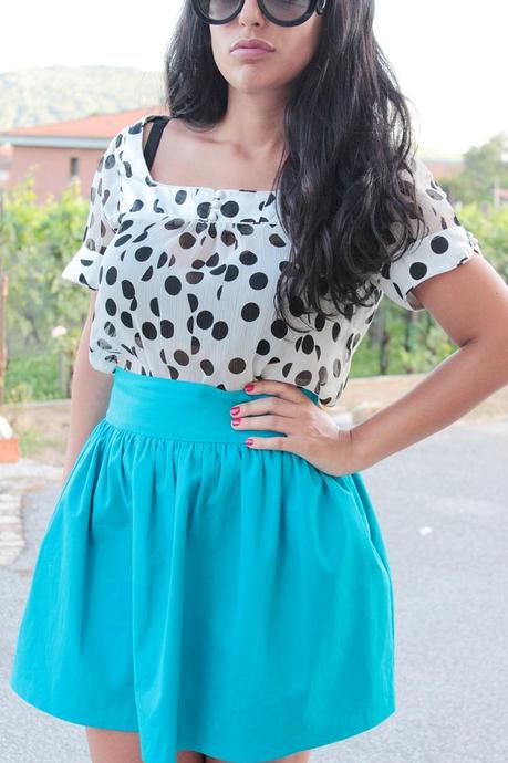 Outfit: JESSICA SIMPSON, pois et céleste