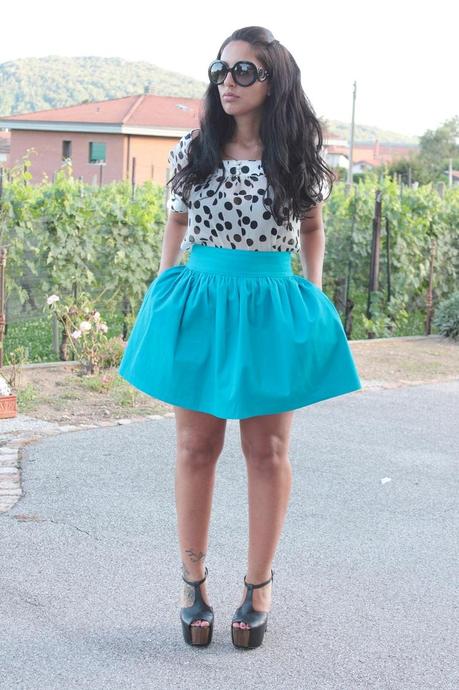 Outfit: JESSICA SIMPSON, pois et céleste