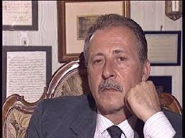 Paolo Borsellino in un suo atteggiamento tipico