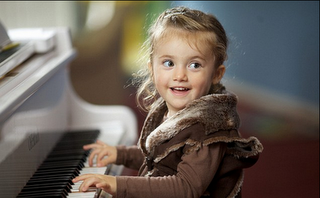 PIANISTA PIU' GIOVANE DEL MONDO: MINI MOZART A 2 ANNI