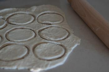 Pizzette con stracchino, zucchine e pepe