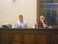 Immagini di un consiglio comunale