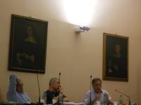 Immagini di un consiglio comunale